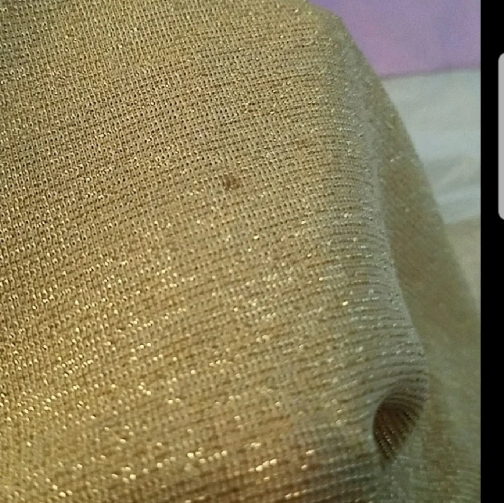 New York &Compaby Gold Shimmer V-Neck Ruched Top-Large - Picture 6 of 8